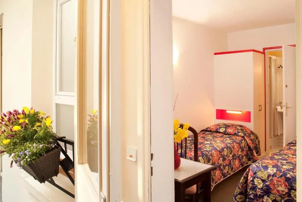 Pacific Hotel Fondary - Photo 4