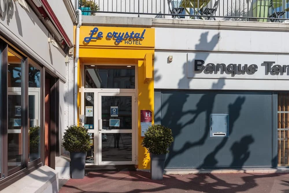 Le Crystal Hôtel - Photo 1