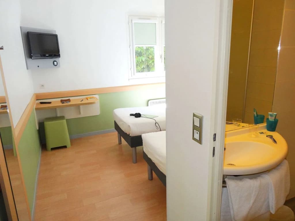 ibis budget Marne la Vallée - Photo 5
