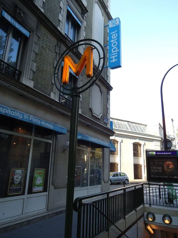 Hipotel Paris Belgrand Marie 20ème - Photo 1