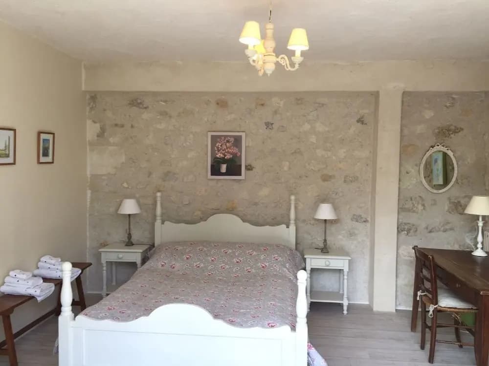 Loire Valley Medieval Getaway - Photo 4
