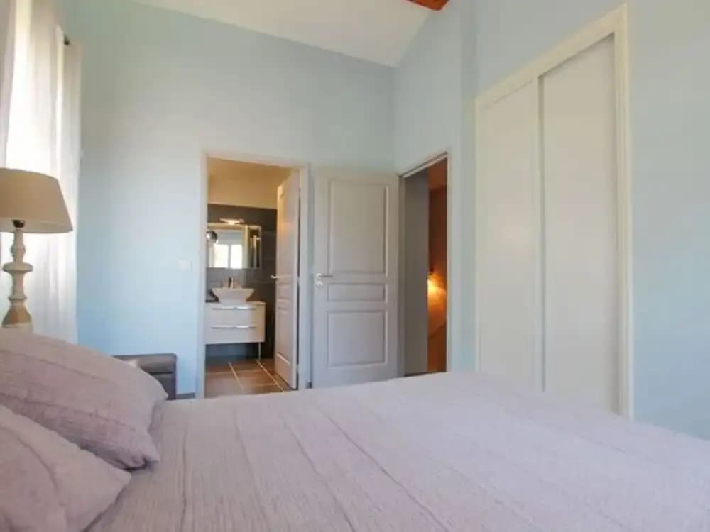 Spacious Holiday Home in Grimaud With Large Garden - Photo 2