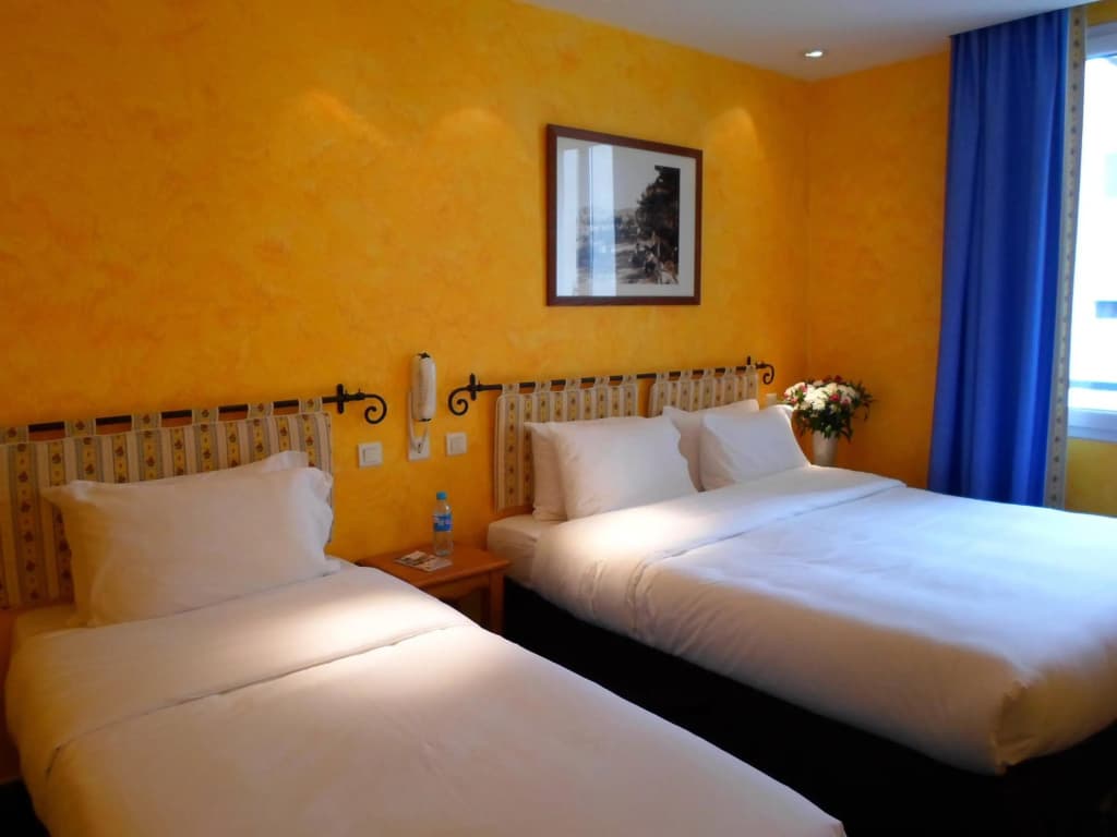 Brit Hotel Acacias - Miniature 7