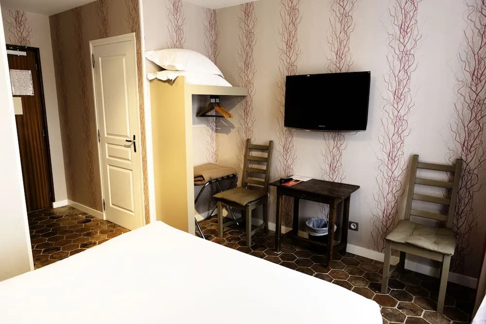 Hôtel Du Saumon - Miniature 6