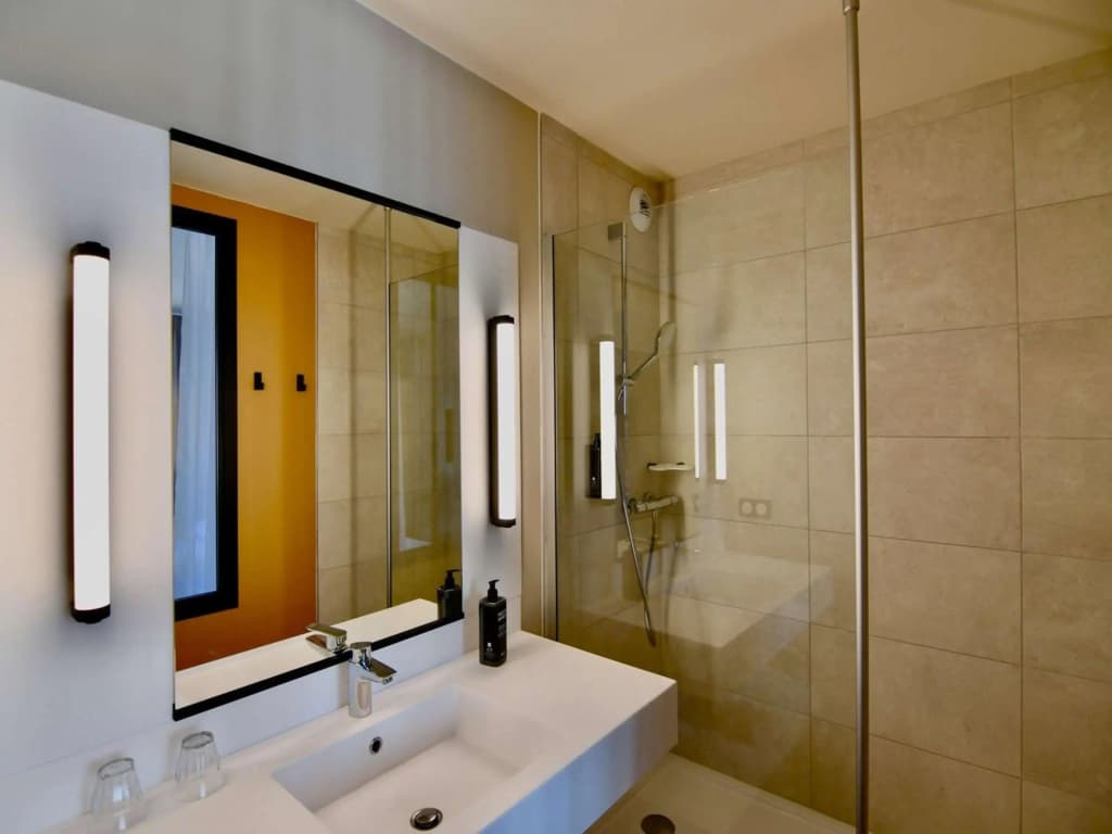 ibis Styles Saint Nazaire Centre Gare - Miniature 6