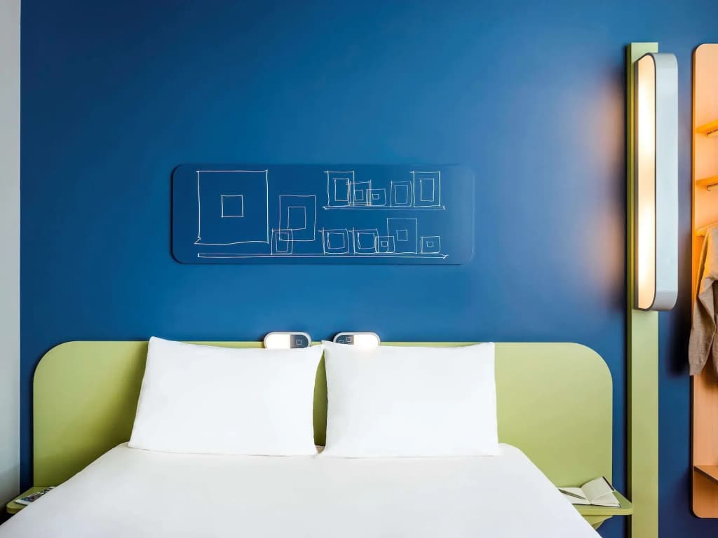 ibis budget Saint Quentin en Yvelines Velodrome - Miniature 6