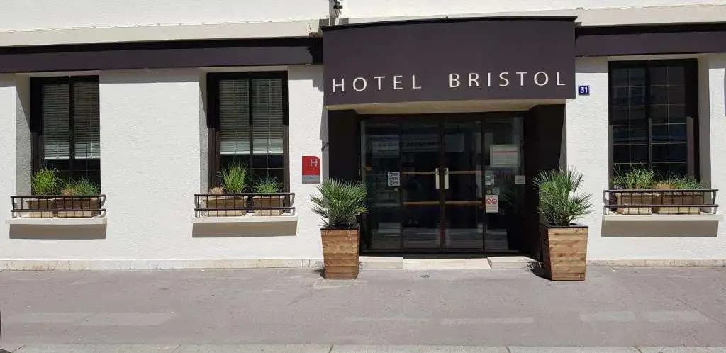 Hotel Bristol - Photo 1