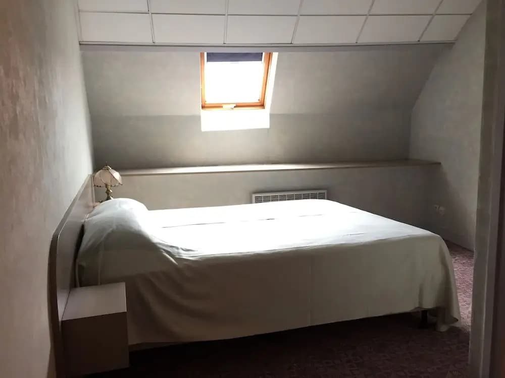 Hotel De La Mare - Miniature 7