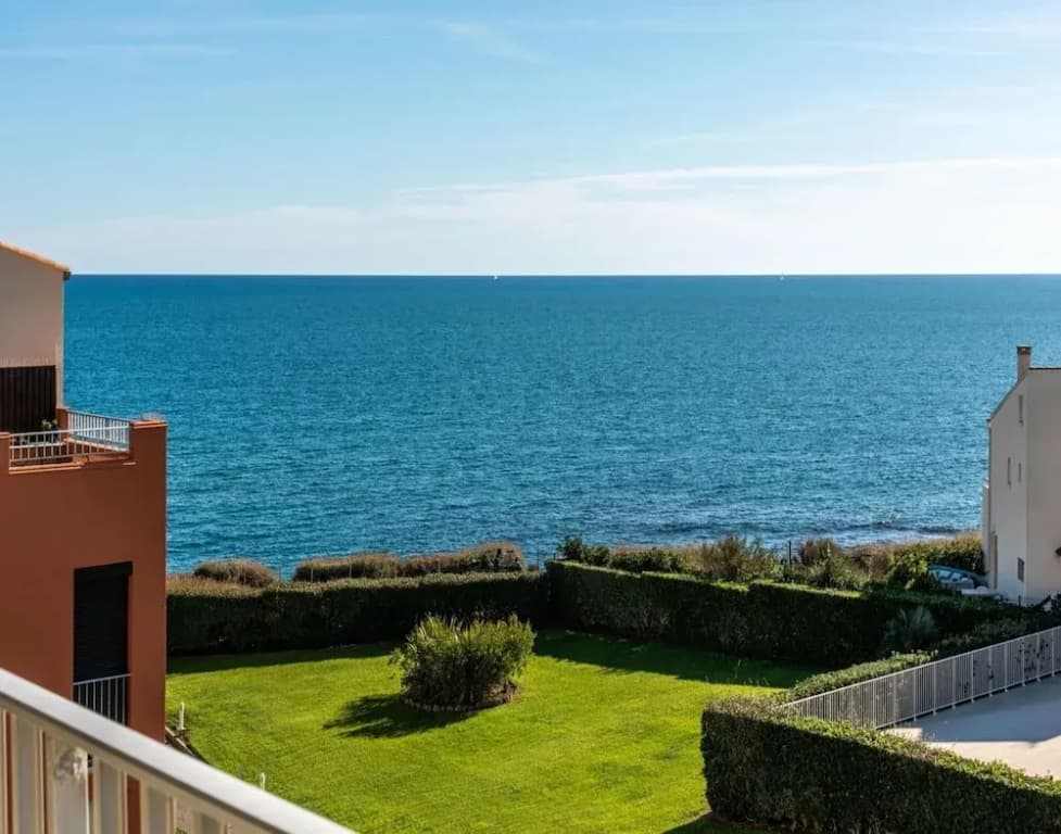 Sunny Apartment by the Sea - Miniature 7