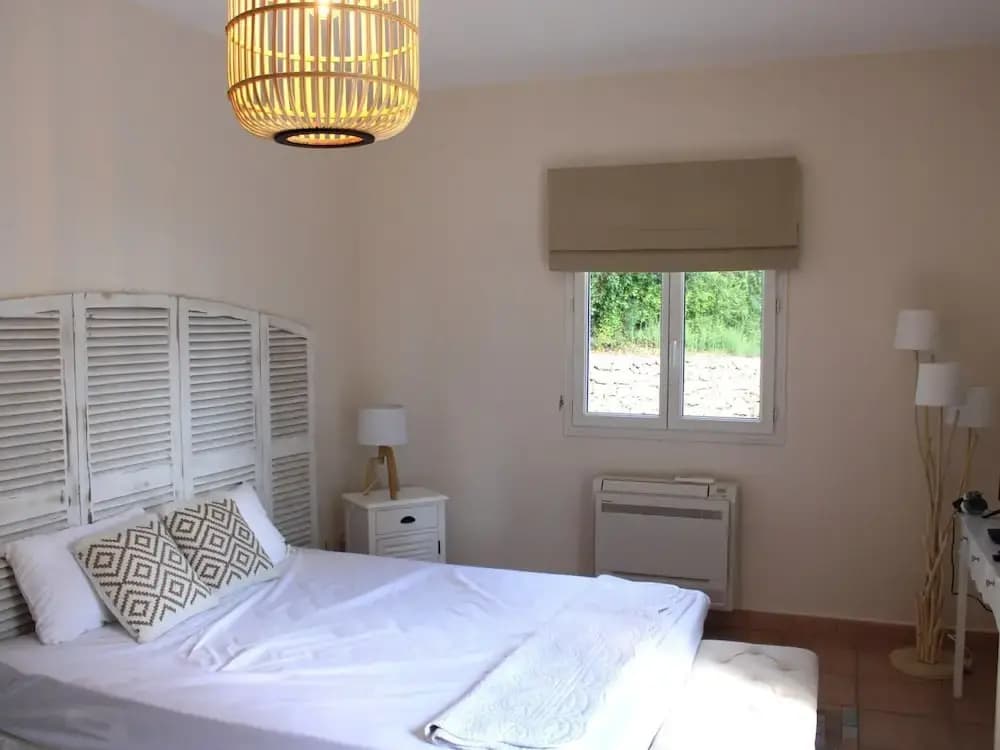 Luxe Villa With Pool in Lorgues - Photo 2