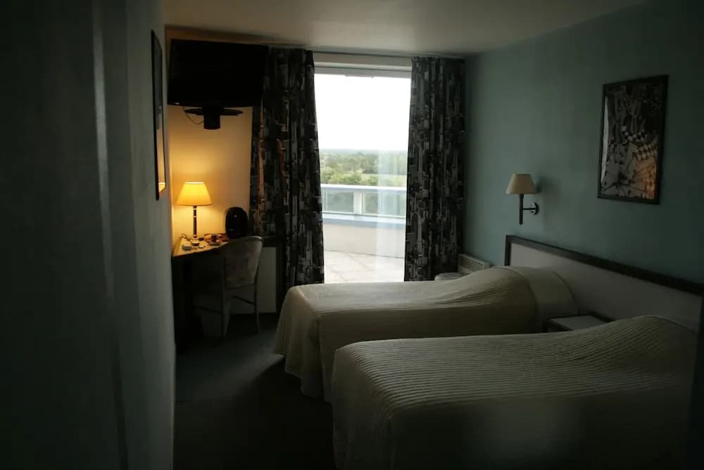 Hotel de La Tour - Photo 4