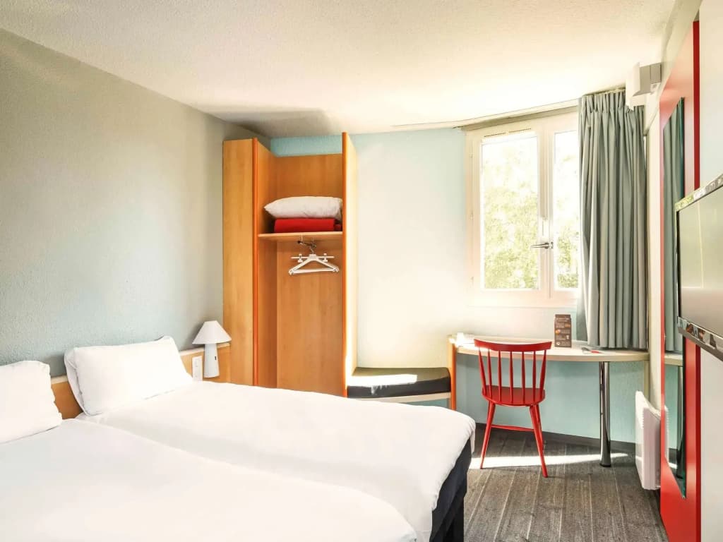 ibis Chartres Ouest Luce - Miniature 7
