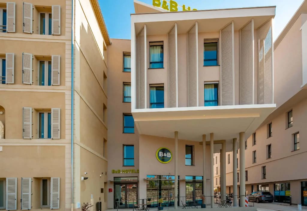 B&B HOTEL Toulon Centre Gare - Photo 1