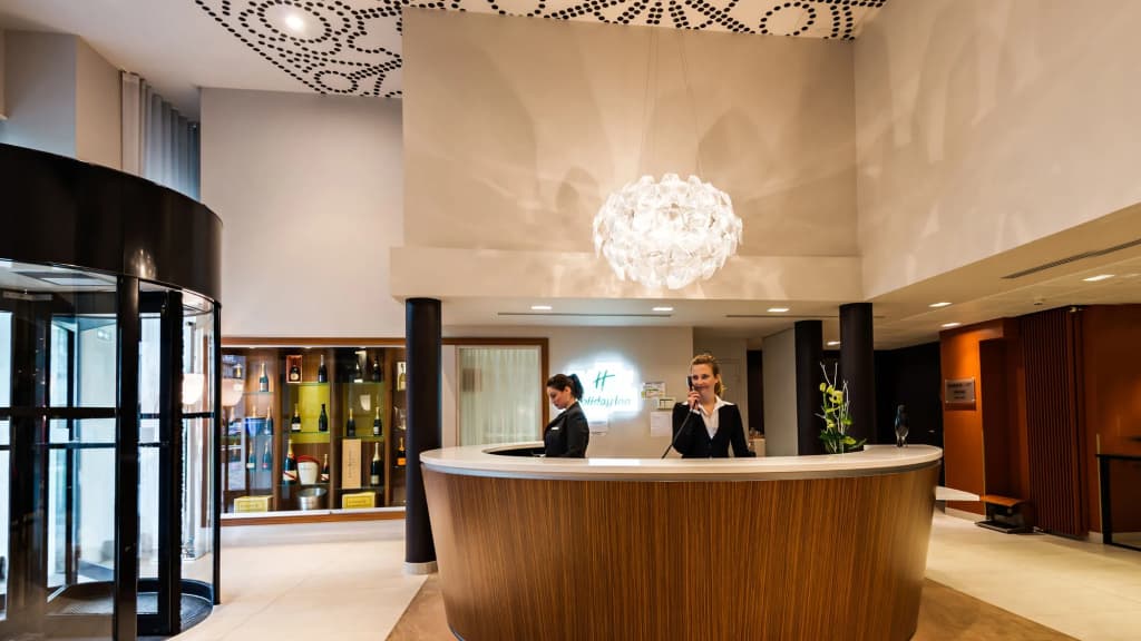 Holiday Inn Reims Centre by IHG (Chambres Rénovées) - Photo 2