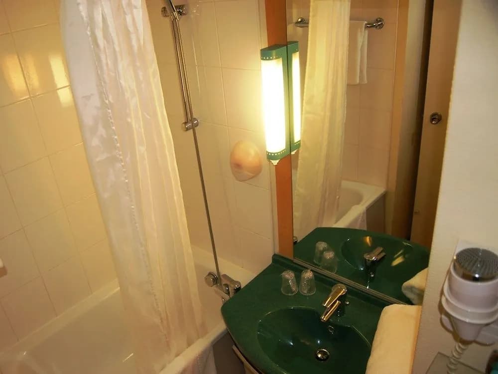 Sweet Home Hotel - Miniature 8