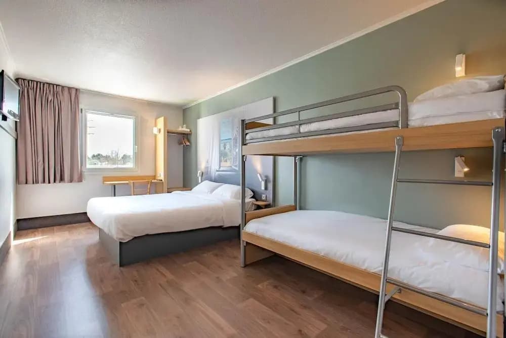 B&B HOTEL Vannes Ouest Golfe du Morbihan - Miniature 6