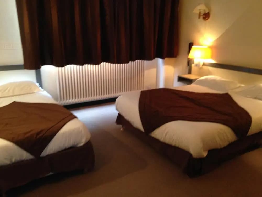 Hotel Continental - Contact Hotel - Photo 2