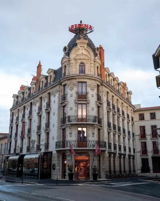 Hôtel Restaurant Le Regina - Photo 1