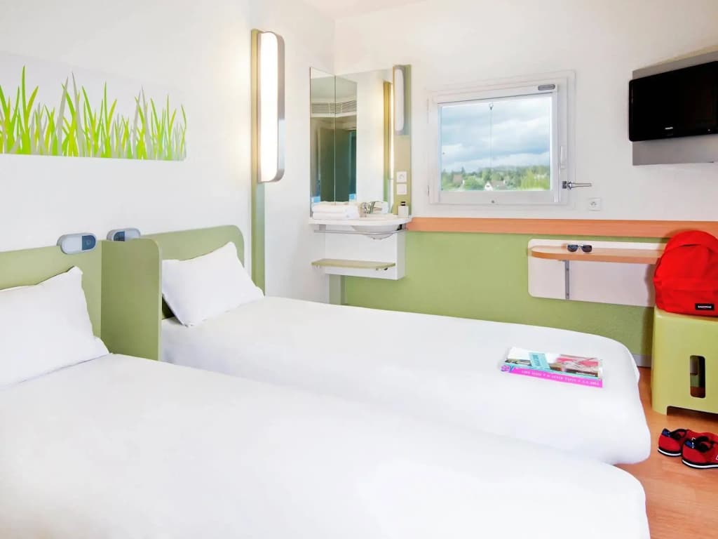 ibis budget Istres Trigance - Miniature 5