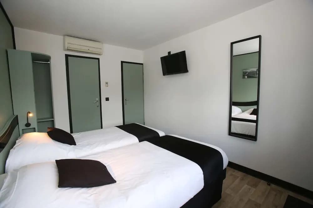 Enzo Hotels Chartres Mainvilliers by Kyriad Direct - Photo 4