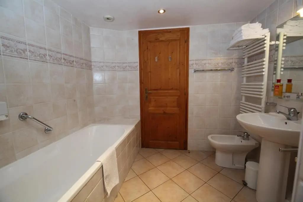 Very spacious apartment 140m2 for 8 to 11 people - Miniature 7