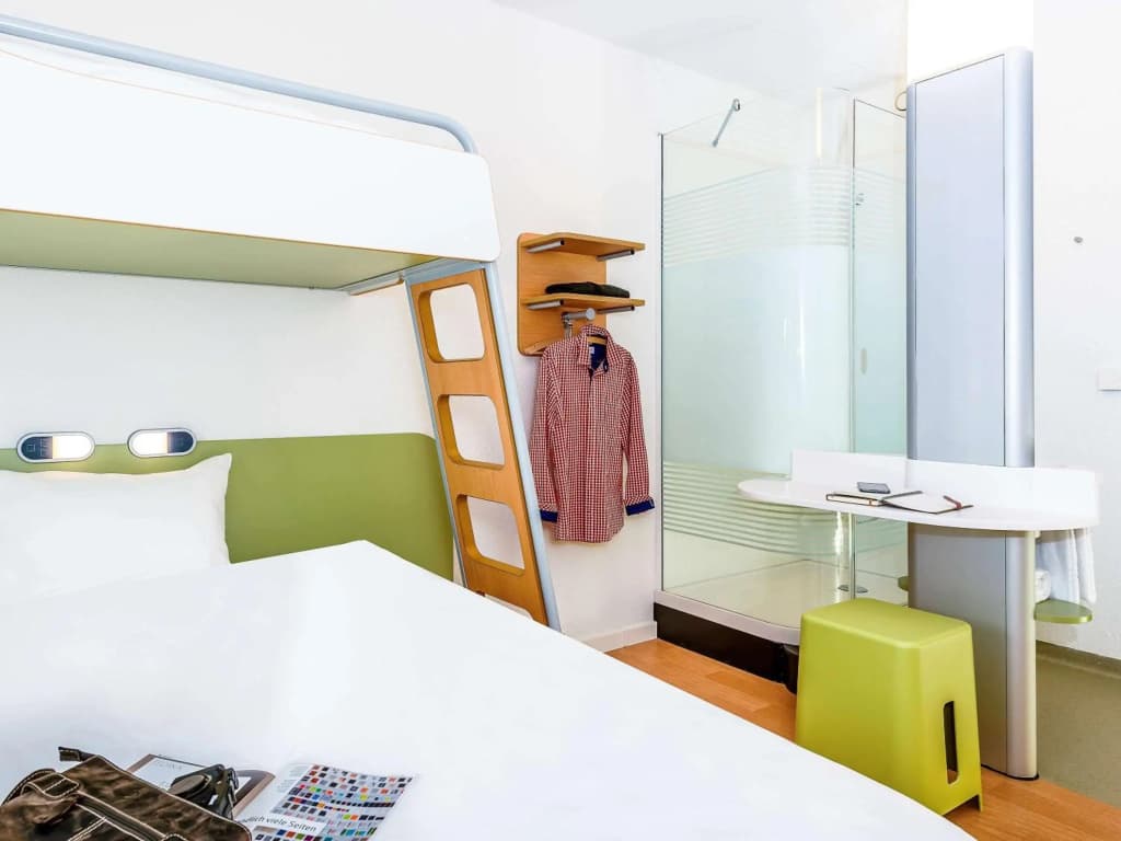 ibis budget Saint-Quentin Centre Gare - Photo 3