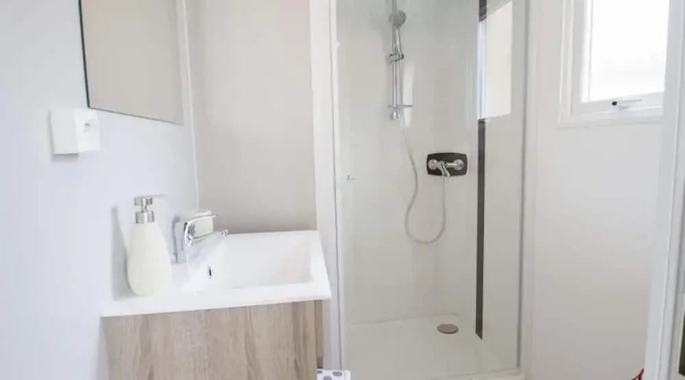 Mobilhome in Bessan With Terrace - Photo 5