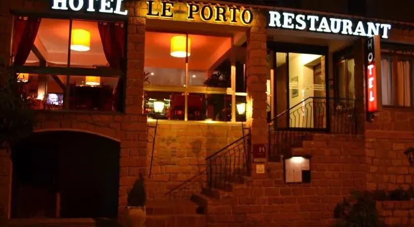 Hotel Restaurant Le Porto - Photo 1