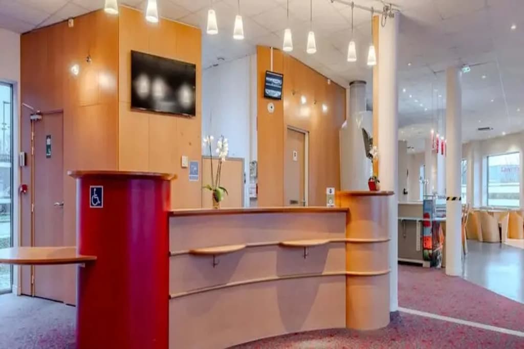 B&B HOTEL Maubeuge Gare - Photo 2