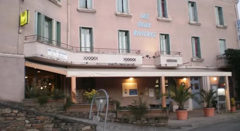 Hôtel Restaurant Les Deux Rivières - Photo 1