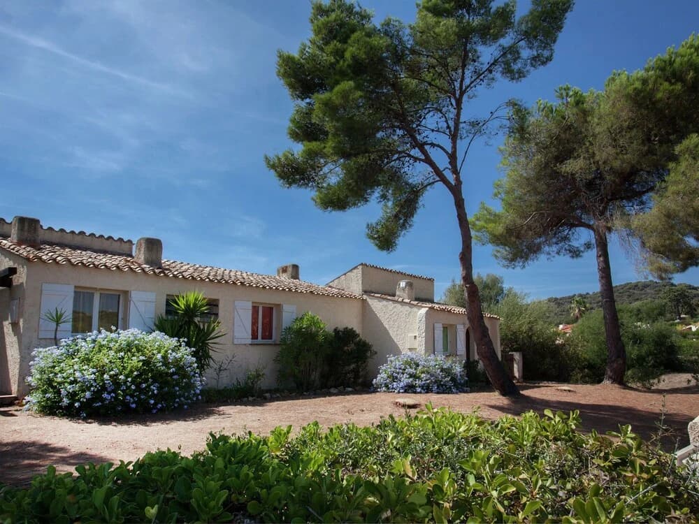 Cosy Holiday Home in CargÃ¨se Corse-du-Sud near Sea - Photo 1