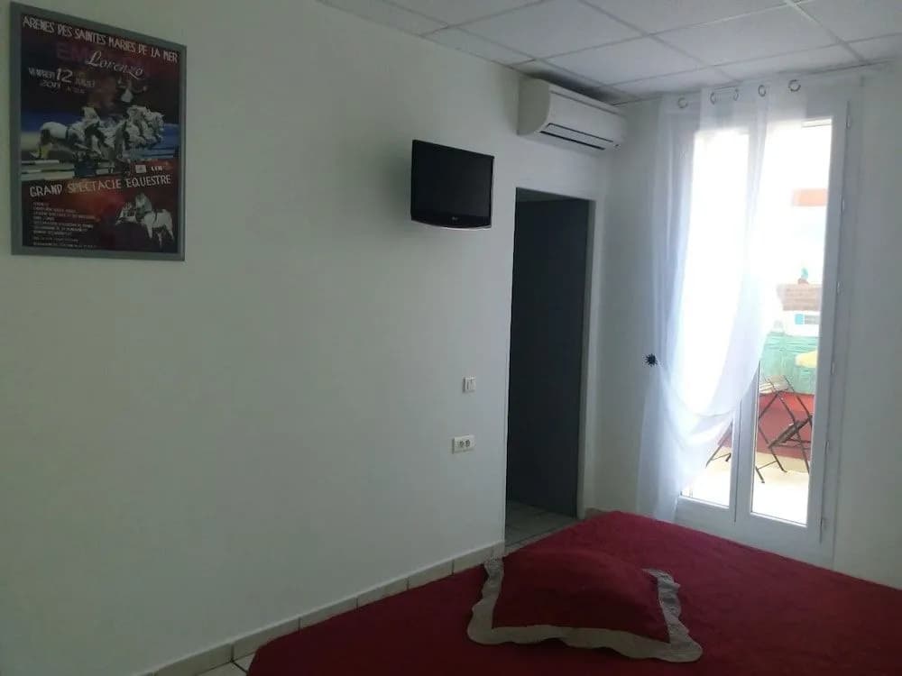Hotel Camille - Photo 3