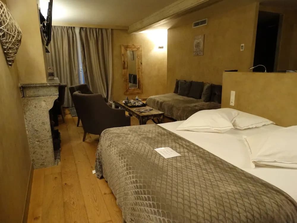 Charme & Business Hôtel Lyon - Photo 1