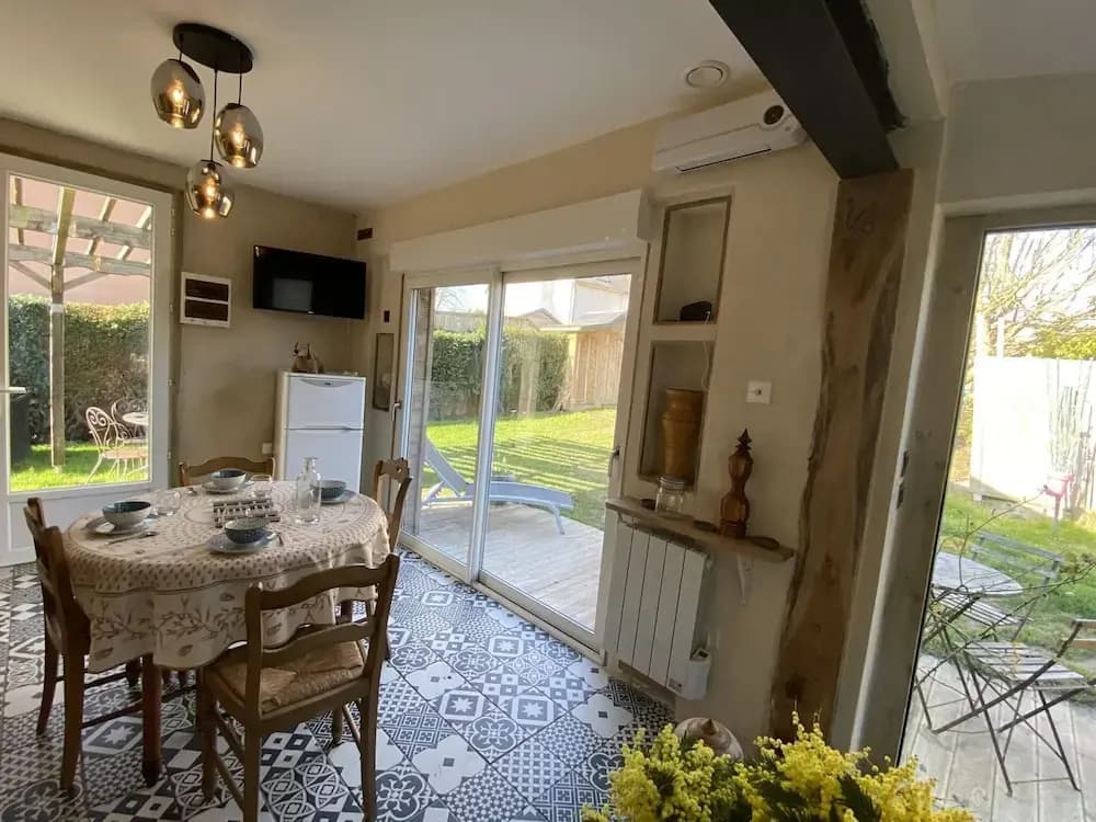 Charming Holiday Home in a Quiet Location, Near the Coast, 2 Bicycles - Miniature 3