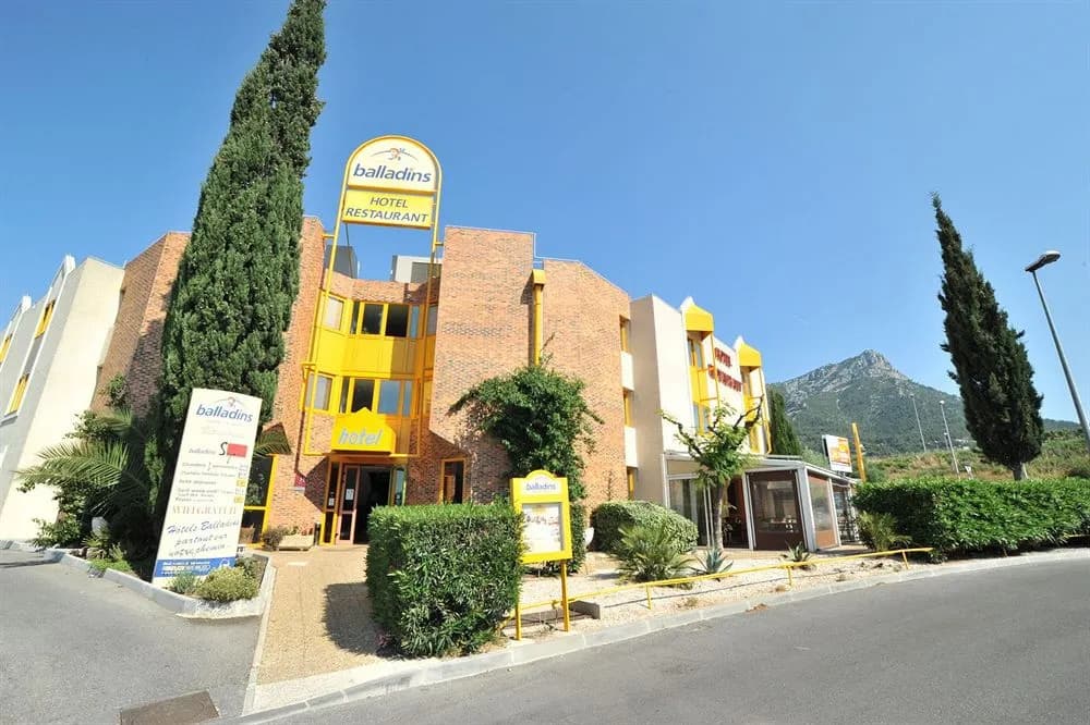Brit Hotel Toulon - La Valette - Photo 1