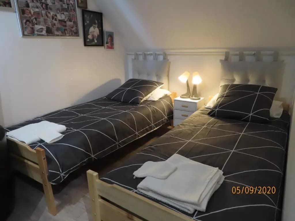 La CHAMBRE - Miniature 2