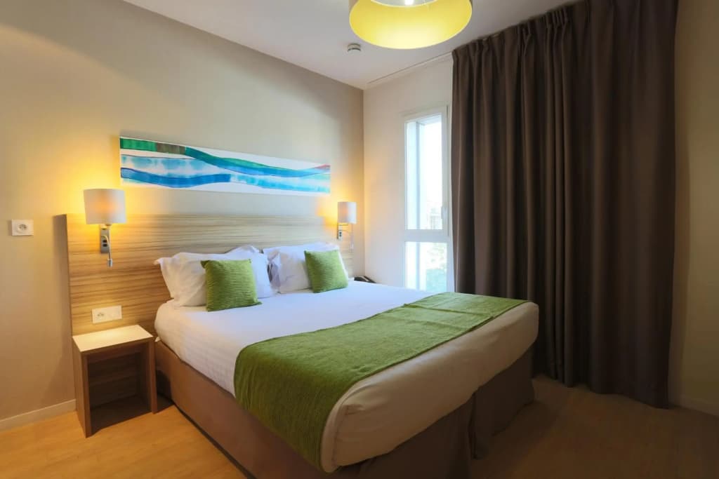 Q7 Lodge Lyon 7 - Miniature 7