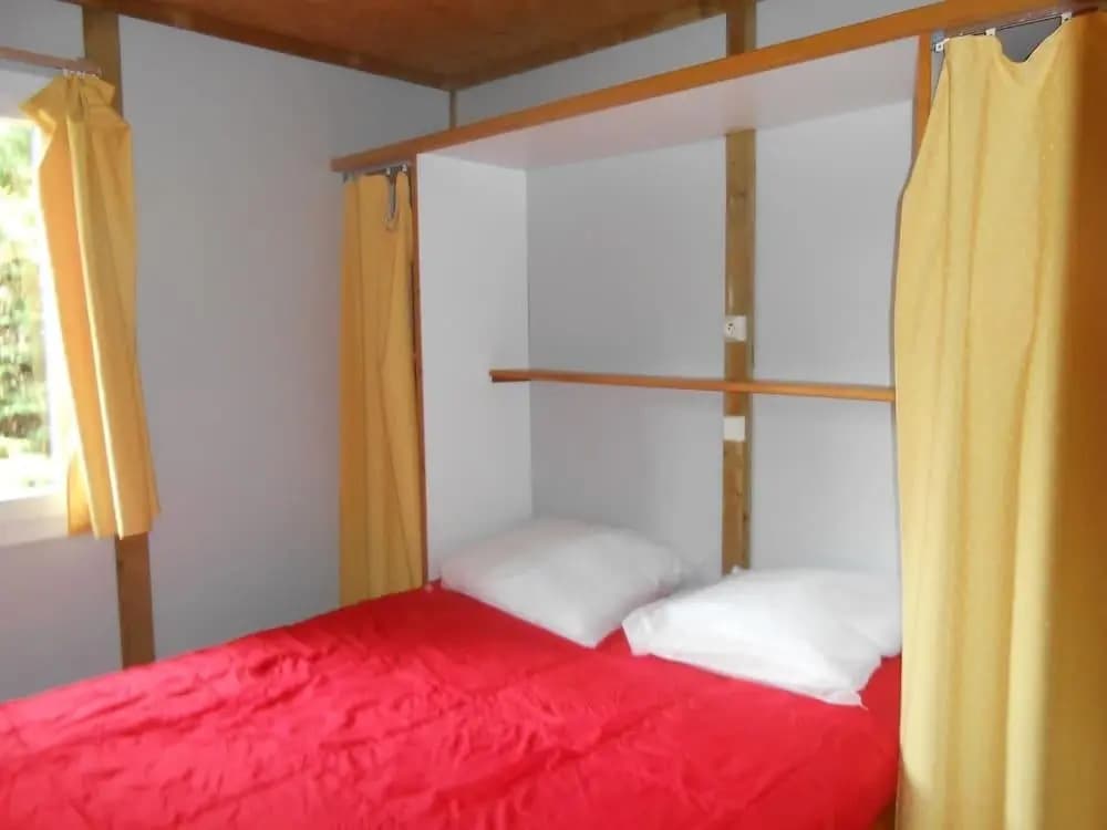 Camping Des Bastides Logements Insolites - Photo 1