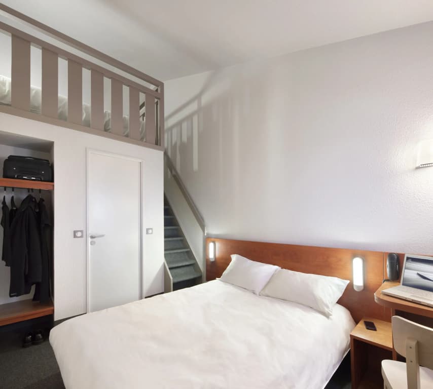 B&B HOTEL Clermont-Ferrand Le Brézet Aéroport - Photo 3