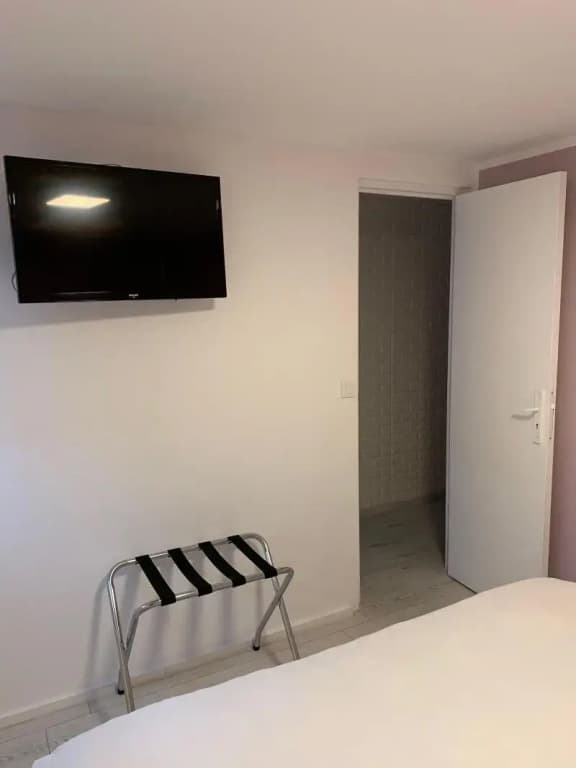 Aix Hotel - Photo 3