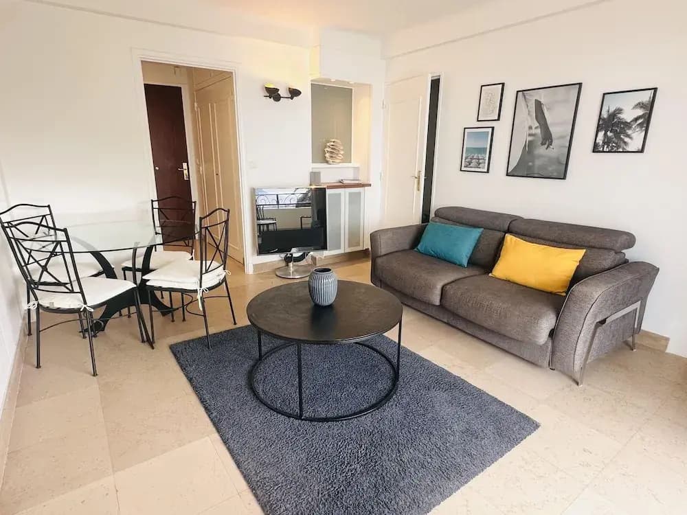 One Bedroom Apartment With a sea View Right by the Croisette Beaches and the Center of Cannes - 2287 - Photo 1