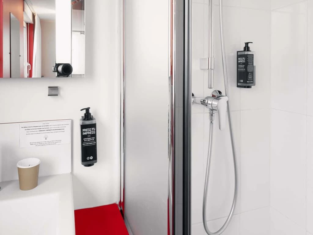 ibis Styles Vannes Gare Centre - Miniature 8