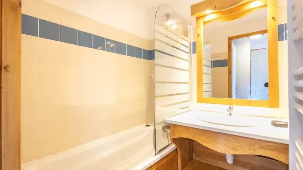 Ski-in Apartment in Chamrousse - Miniature 6