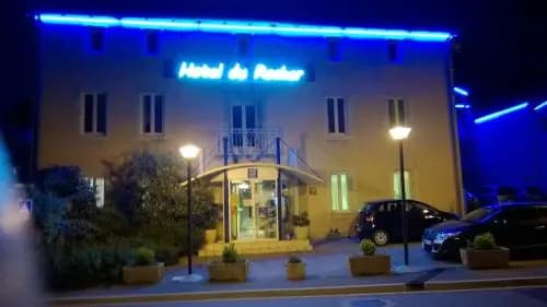 Hôtel du Rocher - Photo 1