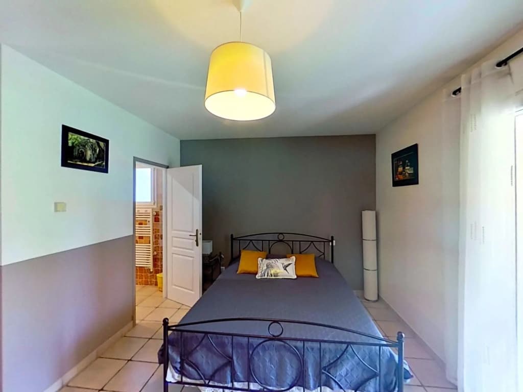 Villa in L'isle-sur-la-sorgue With Pool - Photo 3