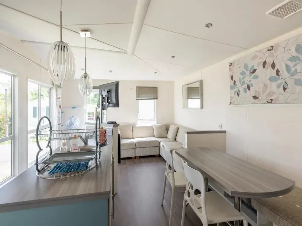 Mobile Home in Veuzain-sur-loire With Garden - Photo 4