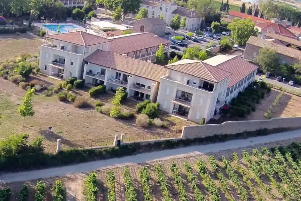 Apartment in Azille Near Lac de Jouarres - Miniature 8