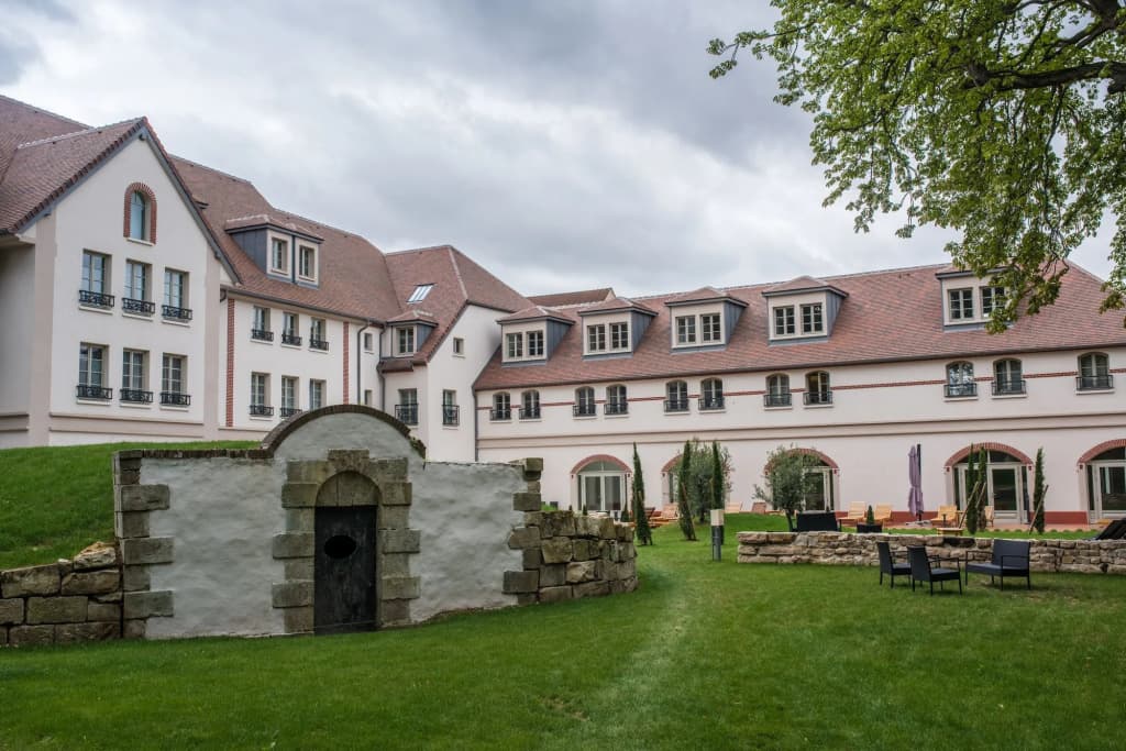Mercure Maintenon - Photo 1