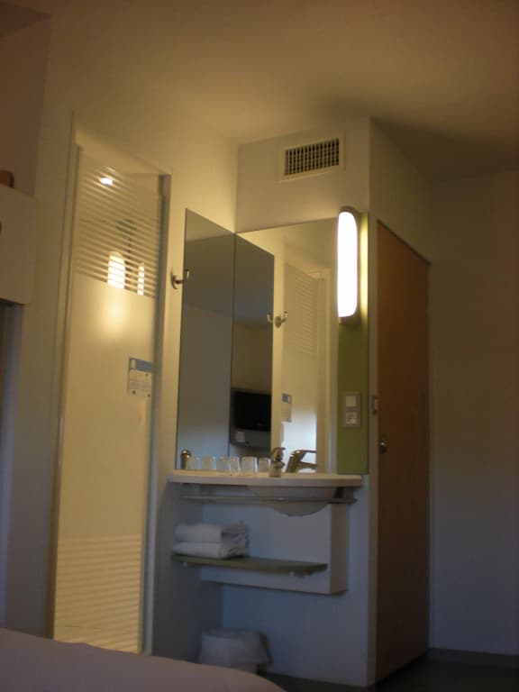ibis budget Tours Nord - Photo 4