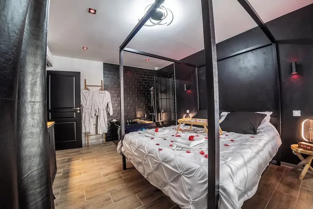Appart Hotel GLAM88 Suites SPA et SAUNA - Photo 2